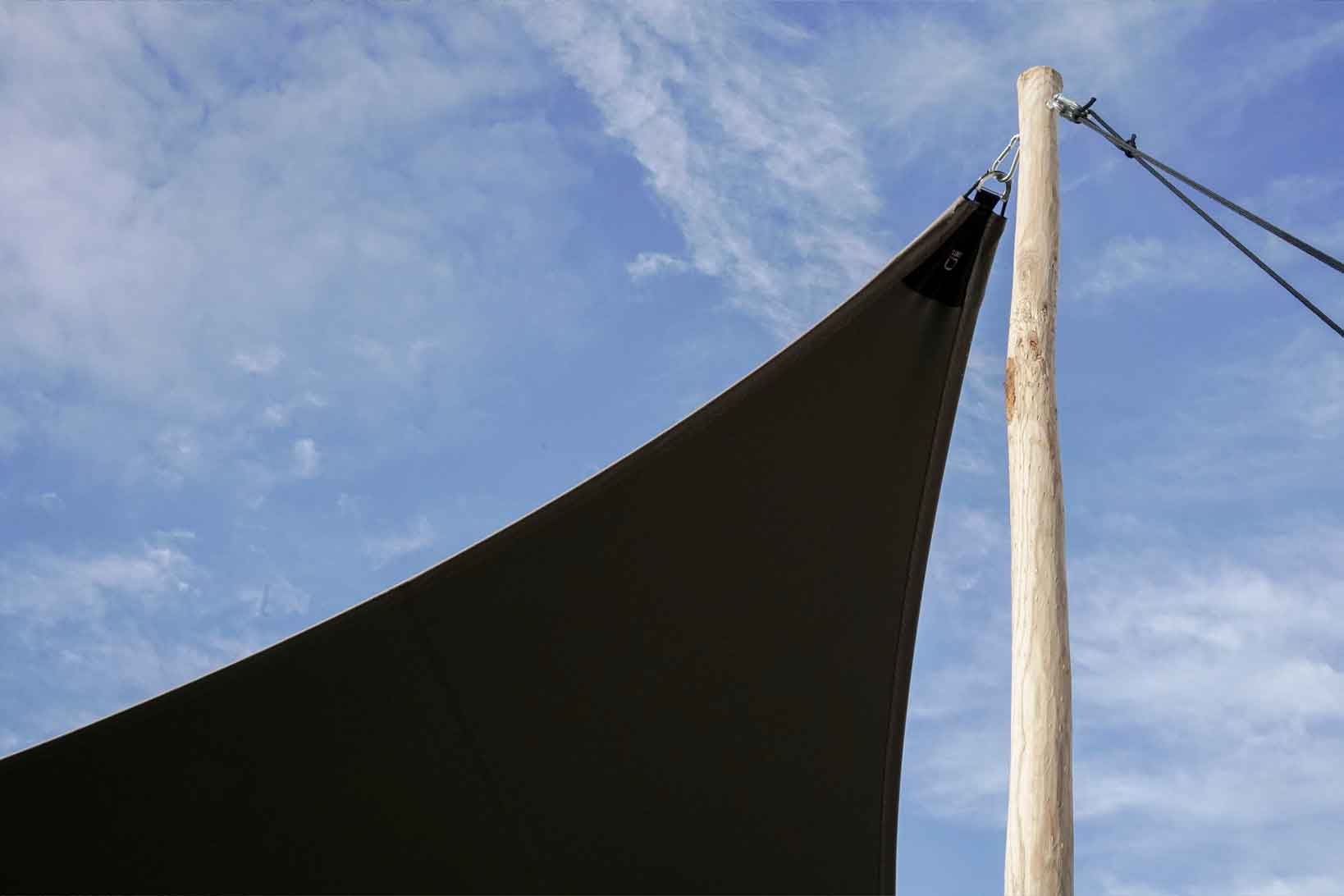 Details on the Qtents sunshade in taupe