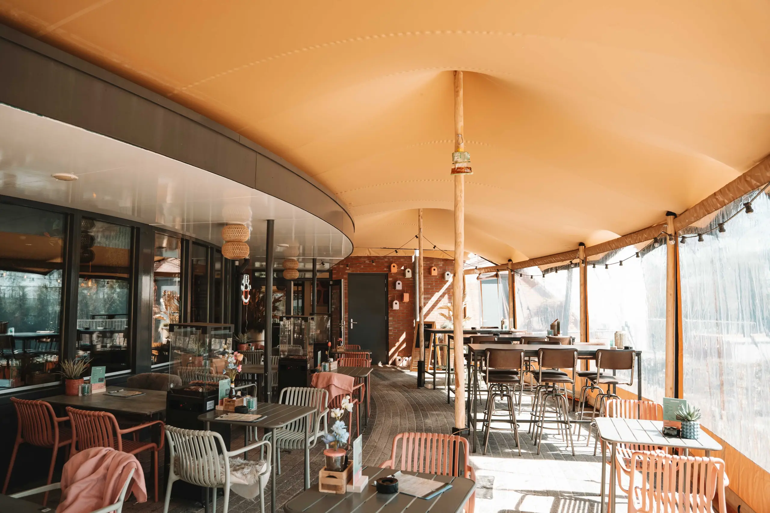 Hoge heide Hospitality location stretchtent with sidewalls
