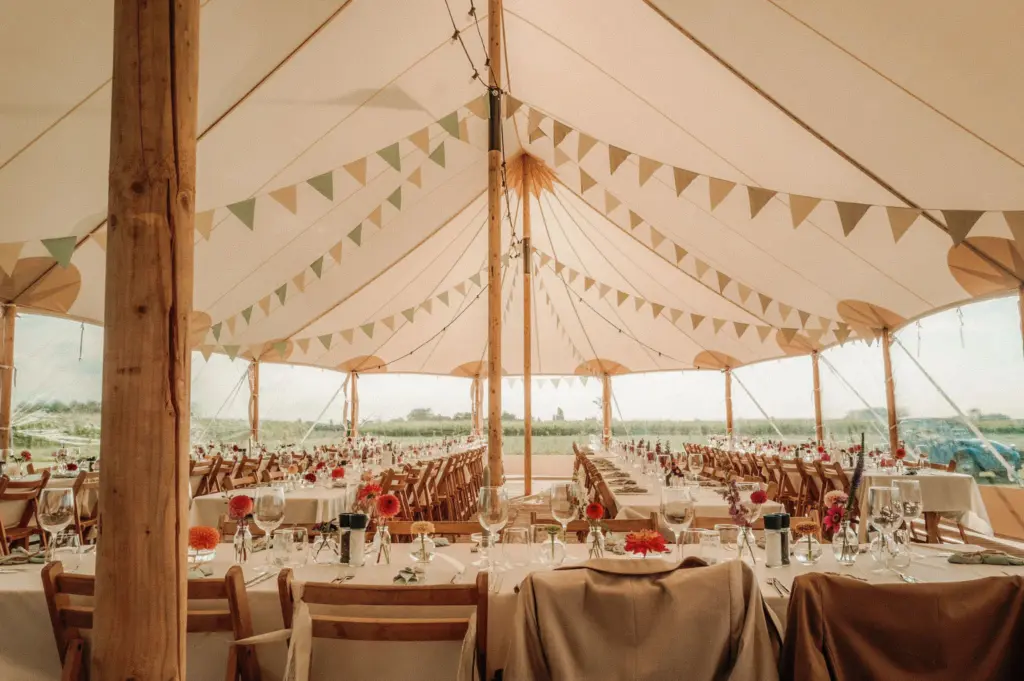 Perfect wedding setting with Qtents sailcloth tent
